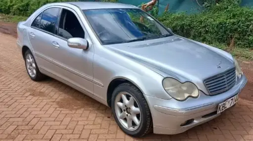 Mercedes-Benz C 240