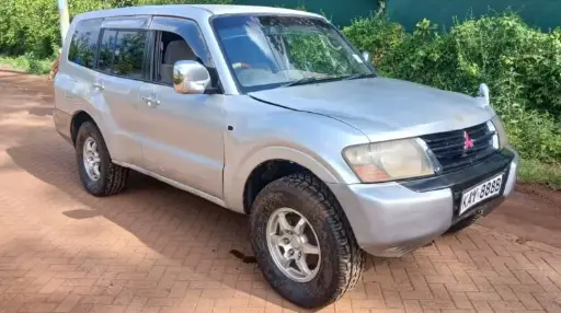 2000 Mitsubishi Pajero